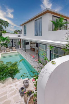 New Magnificent 3BR 5min to Finns & Berawa Beach Villa Alemar